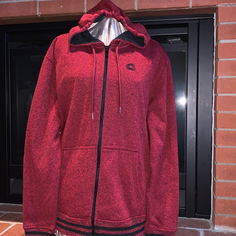 Men’s Akademiks Sweatsuit.